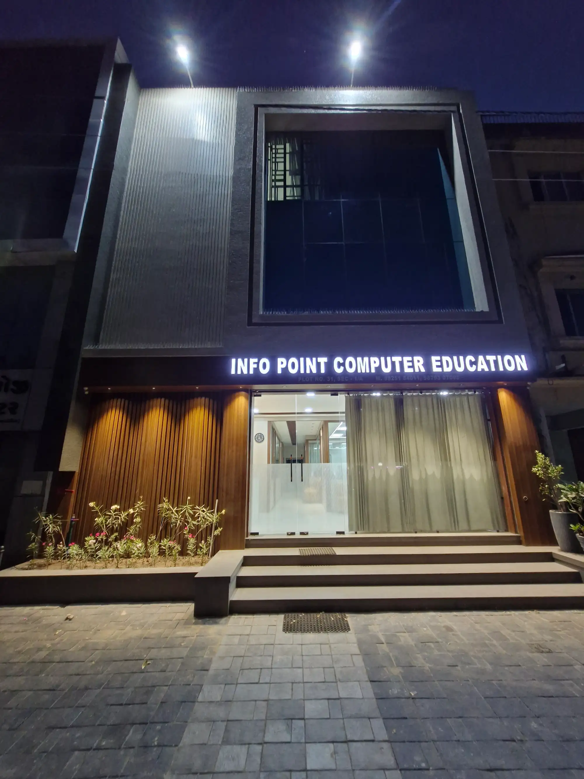 CENTER
