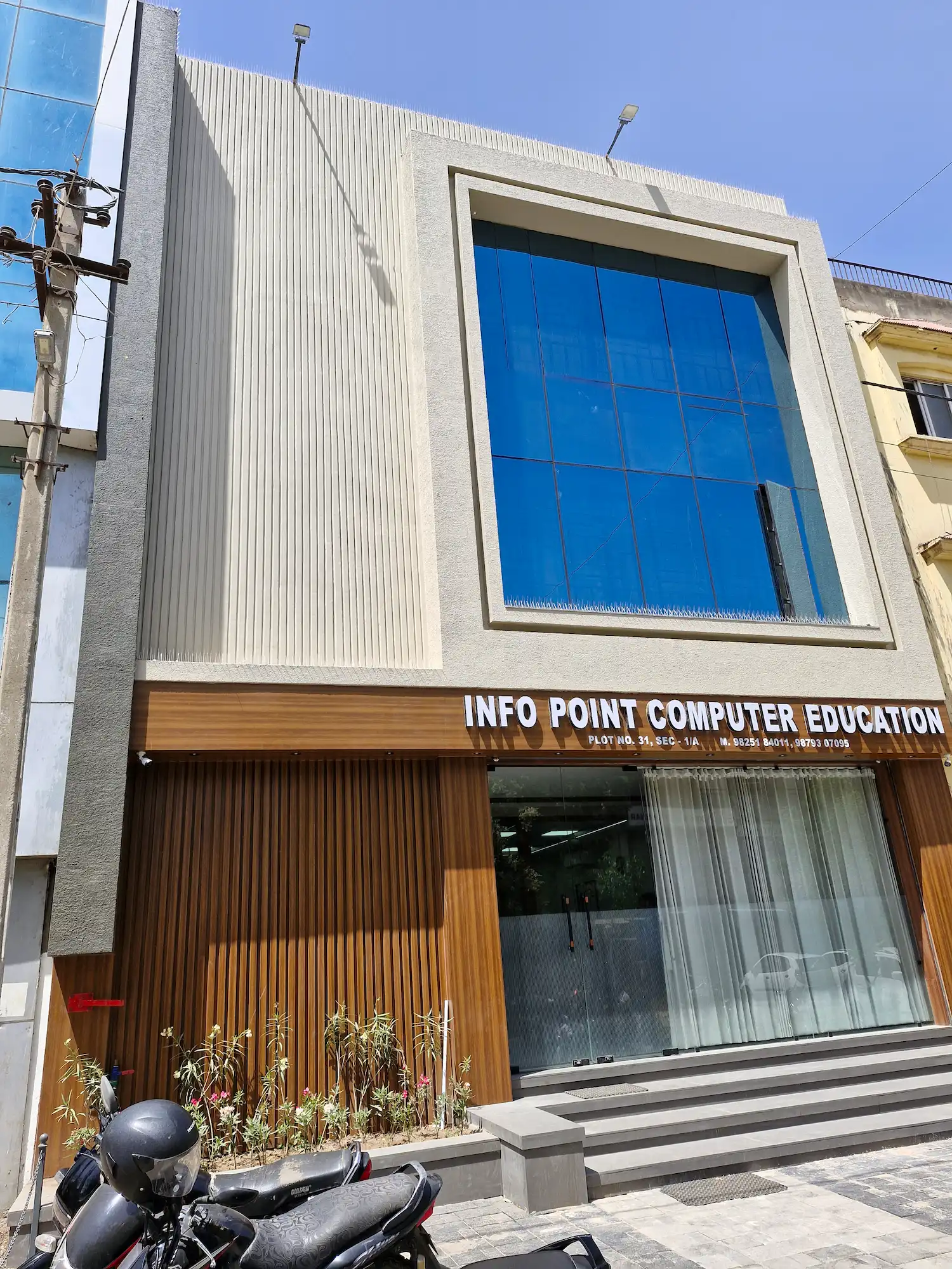 CENTER