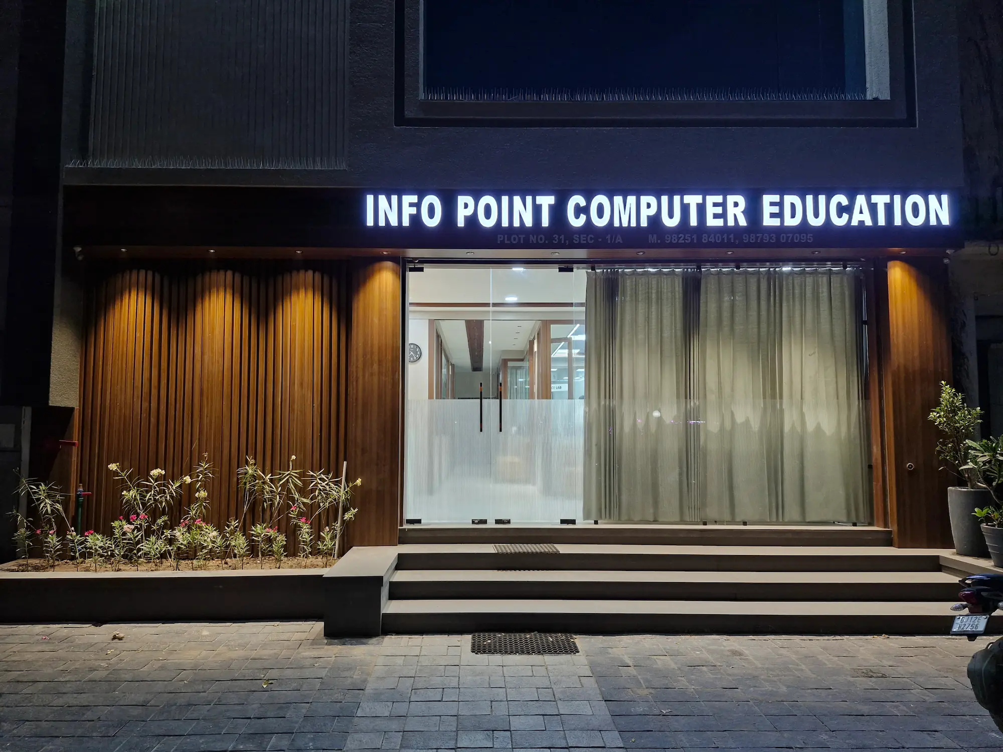 CENTER